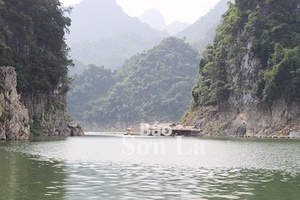 Trải nghiệm du lịch lòng hồ sông Đà Quỳnh Nhai