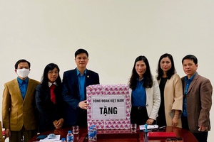 Nắm chắc diễn biến tư tưởng, động viên người lao động yên tâm sản xuất