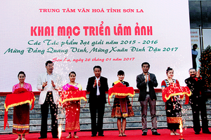 Triển lãm ảnh mừng Đảng, mừng xuân Đinh Dậu 2017