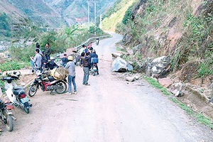 Tình trạng tự ý lập trạm thu tiền phương tiện qua lại ở Chiềng Lao (Mường La) đã được giải quyết