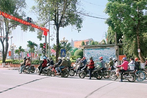 Hưởng ứng năm an toàn giao thông 2017: Xây dựng văn hóa giao thông trong thanh thiếu niên