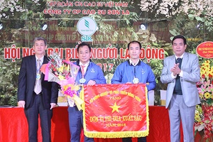 Công ty cổ phần cao su Sơn La: Hội nghị người lao động năm 2017