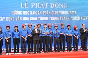 “Xây dựng văn hóa giao thông trong thanh thiếu niên”