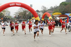 Giải bán marathon “Chạy trên cung đường Hạnh phúc” Hà Giang