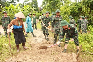 Thêm thắm đẹp nghĩa tình quân - dân