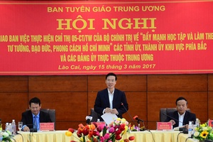 Phát huy vai trò gương mẫu của cấp uỷ và người đứng đầu trong học và làm theo Bác