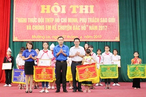 Mường La: Hội thi “Nghi thức Đội, phụ trách sao giỏi và kể chuyện Bác Hồ” năm 2017