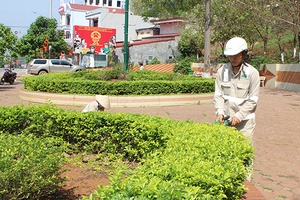 Đảm bảo vệ sinh môi trường  sáng, xanh, sạch, đẹp