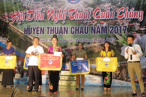 Hội diễn nghệ thuật quần chúng huyện Thuận Châu năm 2017