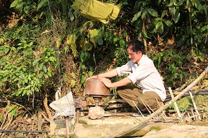 Mong điện về bản