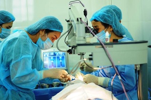 Báo động về số lượng người Việt Nam mắc tật khúc xạ