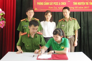 Đoàn cơ sở Phòng PC66 và Câu lạc bộ Tình nguyện trẻ Sơn La:  Kết nghĩa hoạt động Đoàn