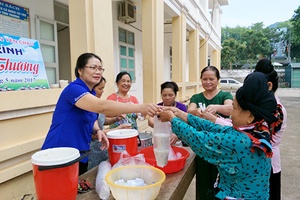 “Bát cháo yêu thương”, ấm lòng người bệnh