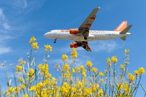 Đức: Máy bay của hãng easyJet phải hạ cánh khẩn cấp do nghi ngờ khủng bố