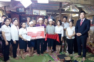 Công ty BHNT Prudential Việt Nam Chi nhánh Sơn La: Chi trả trên 309 triệu đồng tiền quyền lợi BHNT cho khách hàng   