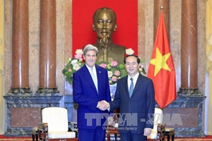 Chủ tịch nước Trần Đại Quang tiếp cựu Ngoại trưởng Hoa Kỳ John Kerry