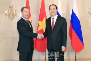 Chủ tịch nước Trần Đại Quang hội kiến Thủ tướng Nga Dmitry Medvedev