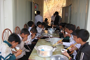 Bắc Yên: Cấp phát trên 317.850 tấn gạo cho học sinh bán trú