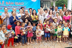 Quỹ Từ thiện Tấm lòng Việt: Bàn giao nhà lớp học cho điểm trường mầm non bản Suối Bưn