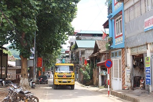Như những tượng đài