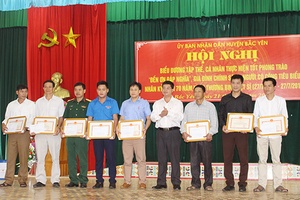 Bắc Yên: Hội nghị biểu dương tập thể, cá nhân thực hiện tốt phong trào "Đền ơn đáp nghĩa", gia đình chính sách, người có công tiêu biểu