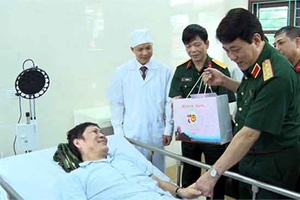 Hoàn thiện chính sách, pháp luật đối với người có công với cách mạng