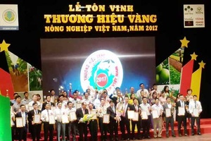 Vinh danh 150 Thương hiệu “Vàng” nông nghiệp Việt Nam năm 2017