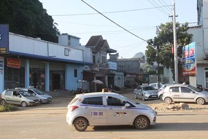 Sớm chấm dứt tình trạng gian lận  giá cước taxi tại huyện Mộc Châu