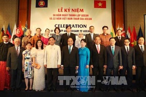 Lễ kỷ niệm 50 năm ngày thành lập ASEAN và 22 năm Việt Nam tham gia ASEAN