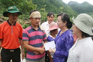 Đoàn công tác thành phố Hồ Chí Minh thăm và làm việc tại tỉnh ta