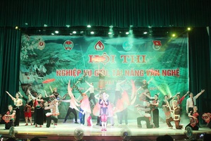 Cán bộ tín dụng giỏi, văn nghệ tài năng
