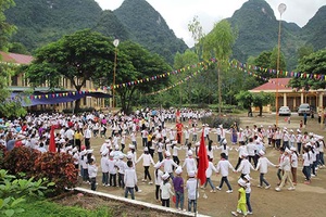 Rộn ràng ngày hội đến trường