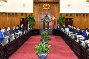 Thủ tướng Nguyễn Xuân Phúc tiếp các nhà đầu tư quốc tế