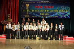 Tôn vinh tri thức tiêu biểu, điển hình lao động sáng tạo năm 2017