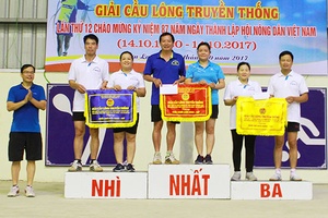 Giải cầu lông truyền thống lần thứ 12 chào mừng kỷ niệm 87 năm Ngày thành lập Hội Nông dân Việt Nam