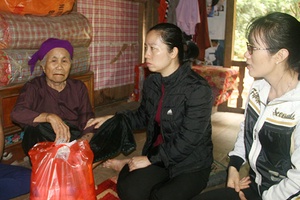 Lãnh đạo huyện Phù Yên thăm, kiểm tra và chỉ đạo khắc phục mưa lũ tại xã Mường Bang và Tường Tiến