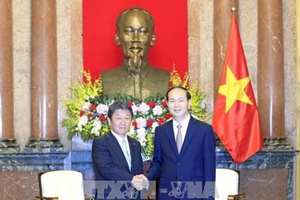 Chủ tịch nước Trần Đại Quang tiếp Bộ trưởng Tái thiết kinh tế Nhật Bản