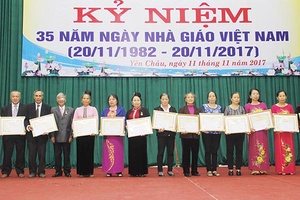 Hội Cựu giáo chức các địa phương: Kỷ niệm 35 năm Ngày Nhà giáo Việt Nam