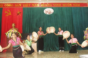 Người cao tuổi gương mẫu ở bản Suối Giăng II