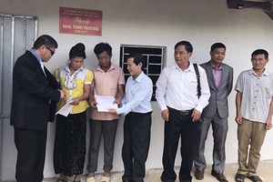 Trao Nhà tình thương cho hộ khuyết tật, đặc biệt khó khăn   