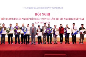Biểu dương doanh nghiệp tiêu biểu tạo việc làm đối với người khuyết tật