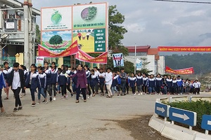 Mít tinh Tháng hành động quốc gia phòng chống HIV/AIDS