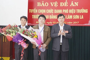 Bảo vệ Đề án tuyển chọn chức danh Phó Hiệu trưởng Trường Cao đẳng Nông Lâm Sơn La