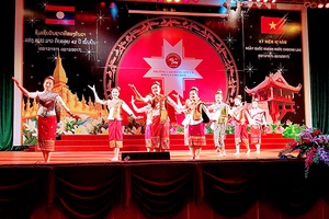Trường Cao đẳng Sơn La tổ chức Kỷ niệm 42 năm ngày Quốc khánh nước CHDCND Lào