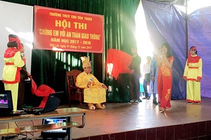 Hội thi “Chúng em với an toàn giao thông”