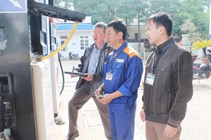 Chống thất thu thuế bằng dán tem đồng hồ bơm xăng, dầu