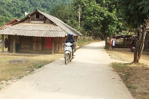 Cuộc sống mới trên bản Kè Tèo