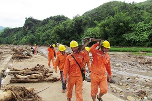 Đưa điện về nông thôn, phục vụ đắc lực phát triển kinh tế - xã hội
