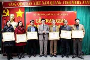 Sở Văn hóa - Thể thao và Du lịch: Trao giải cuộc thi “Tìm hiểu Luật Phòng, chống bạo lực gia đình”