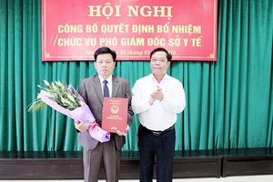 Công bố Quyết định của UBND tỉnh về công tác cán bộ